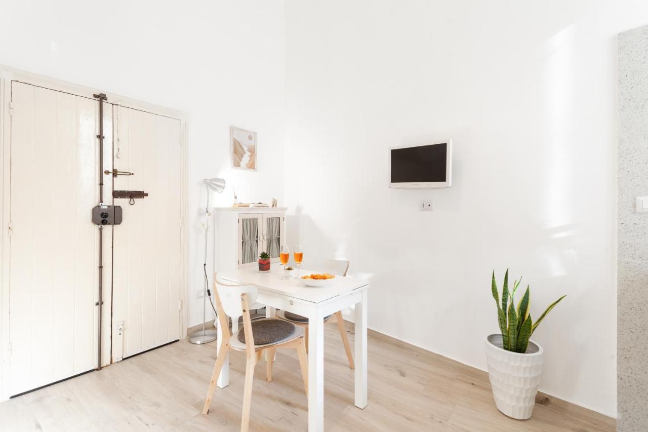 Maison San Michele Lovely Apartment Trani Eksteriør billede